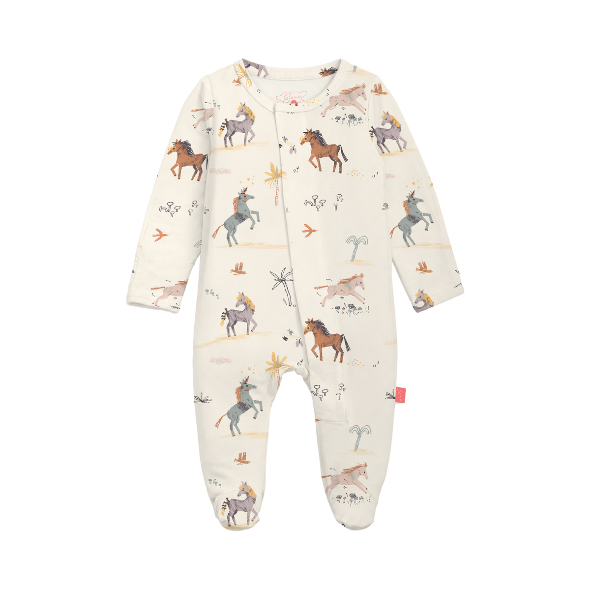 Arabian Grace Soso Snaps onesie in cream with illustrated brown, grey and blush horses, palms and small desert details / قطعة أصايل من Soso Snaps بلون كريمي ونقشة خيول مرسومة بدرجات البني والرمادي والوردي مع نخيل وتفاصيل صحراوية صغيرة