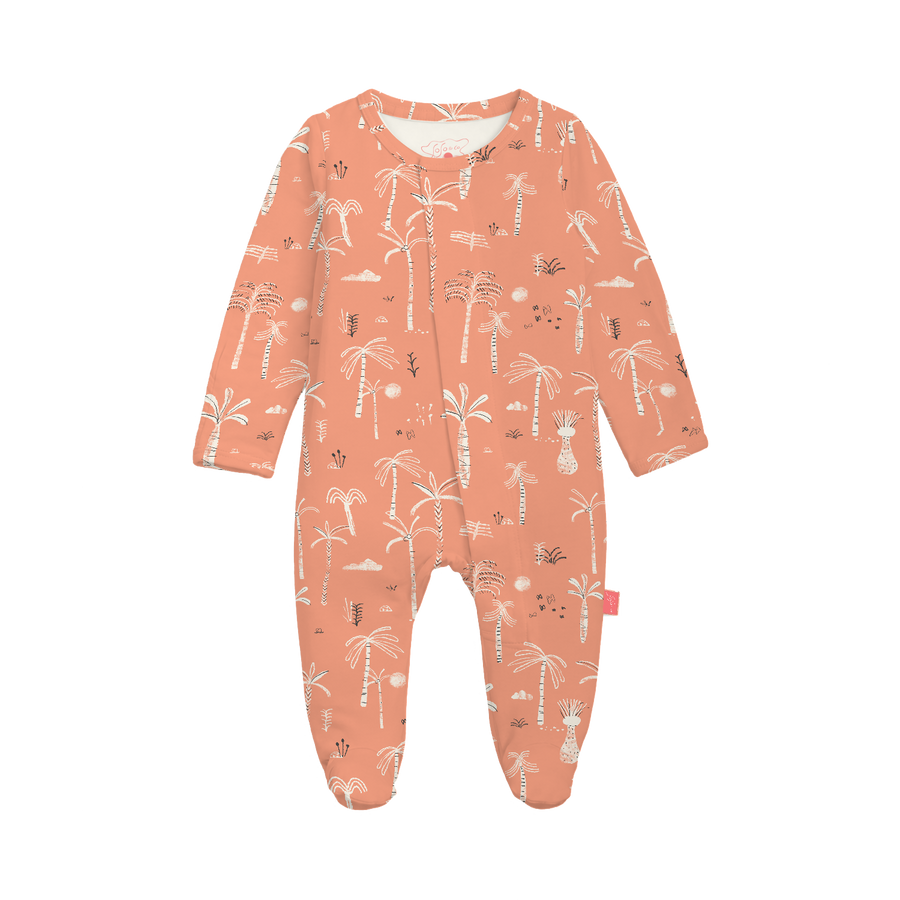 Little Palm Soso Snaps onesie, front view with peach palm-tree print / قطعة Little Palm بنقشة النخيل، من الأمام